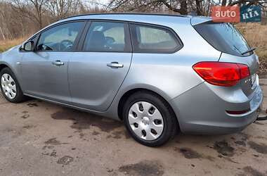 Універсал Opel Astra 2012 в 