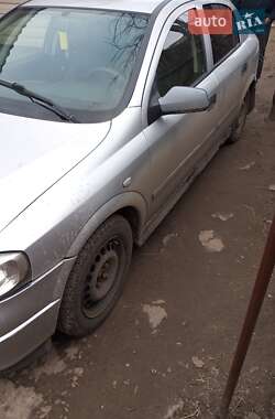 Седан Opel Astra 2004 в Чернігові