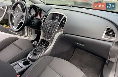 Универсал Opel Astra 2011 в 
