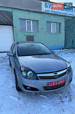 Універсал Opel Astra 2010 в Сумах