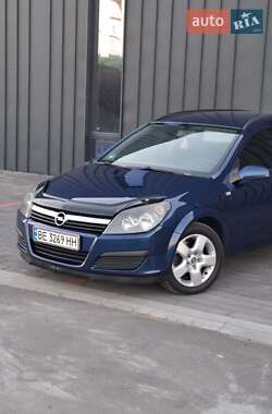 Универсал Opel Astra 2006 в Первомайске