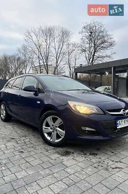 Универсал Opel Astra 2014 в Ивано-Франковске