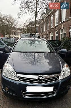 Універсал Opel Astra 2010 в Виноградові