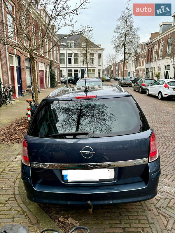 Универсал Opel Astra 2010 в Виноградове