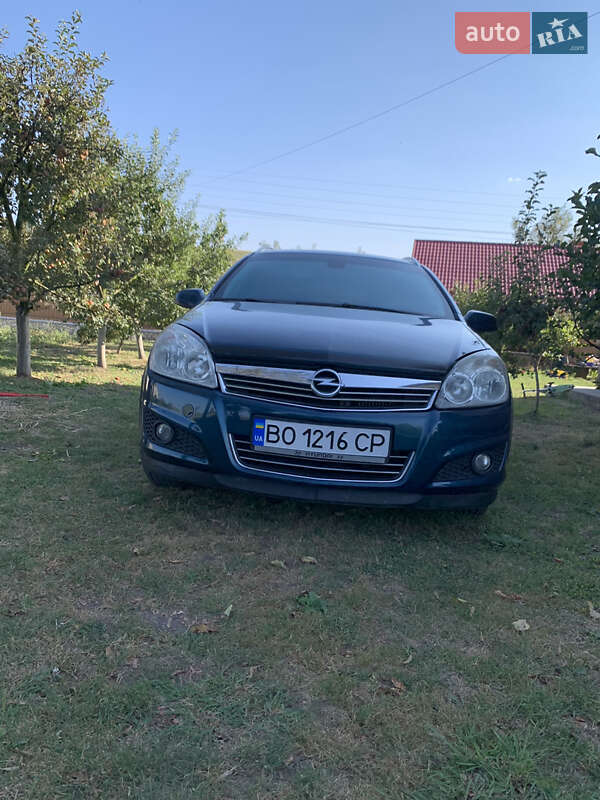 Універсал Opel Astra 2007 в Тернополі