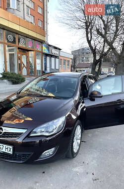 Універсал Opel Astra 2012 в Хмельницькому