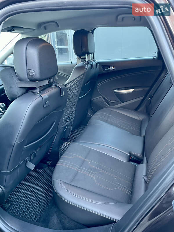 Универсал Opel Astra 2012 в Хмельницком