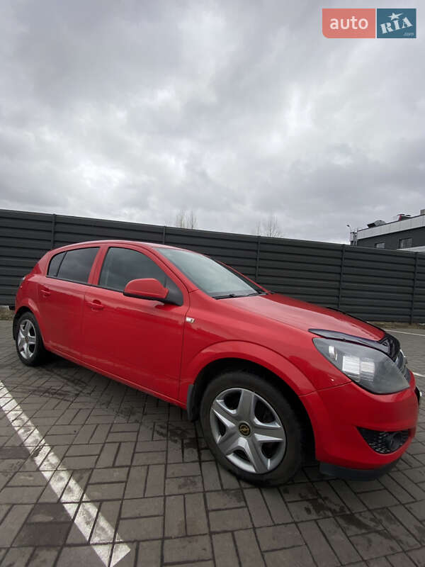 Хетчбек Opel Astra 2012 в Черкасах