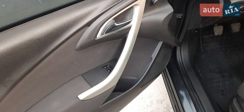 Універсал Opel Astra 2013 в Красилові