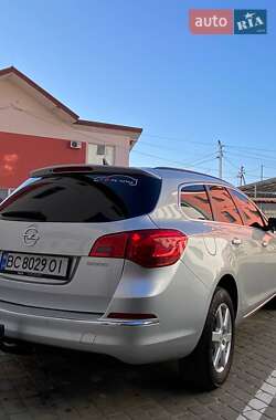Универсал Opel Astra 2014 в 