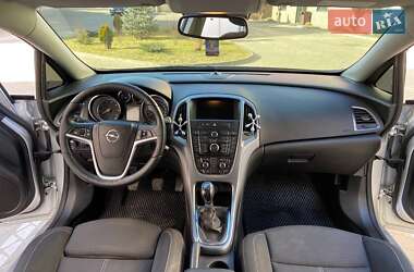 Универсал Opel Astra 2014 в 