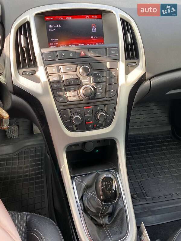 Хэтчбек Opel Astra 2013 в Киеве