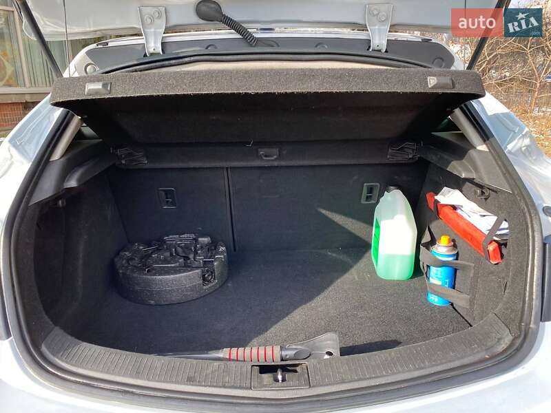 Хэтчбек Opel Astra 2013 в Киеве