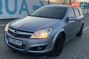 Універсал Opel Astra 2008 в Здолбуніві