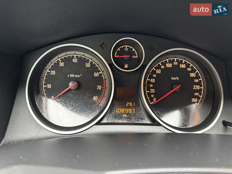 Хэтчбек Opel Astra 2006 в Корсуне-Шевченковском