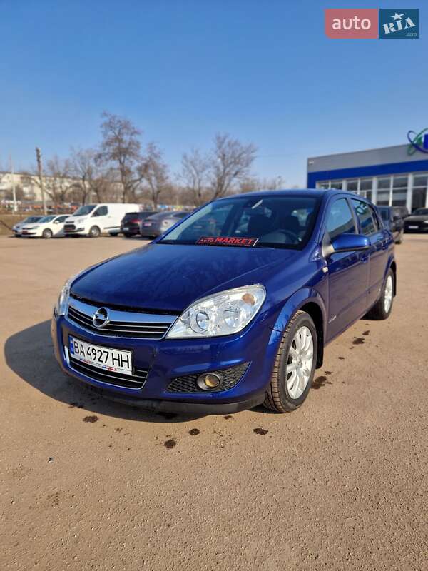 Хэтчбек Opel Astra 2008 в Кропивницком