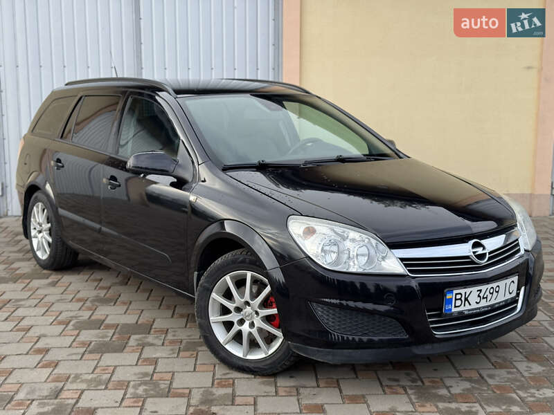 Универсал Opel Astra 2008 в Сарнах