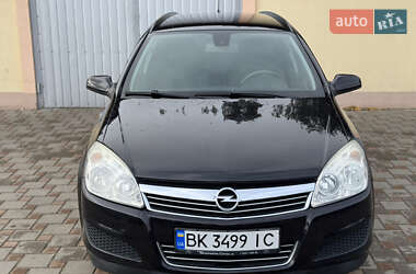 Универсал Opel Astra 2008 в Сарнах