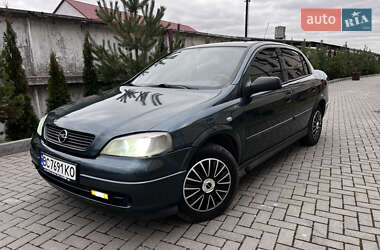 Седан Opel Astra 2005 в Золочеве