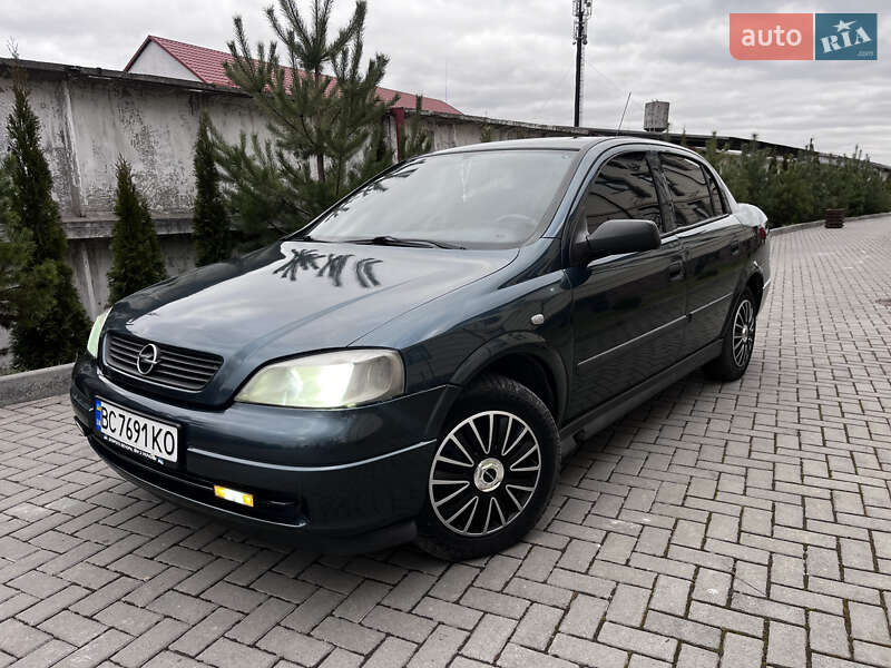 Седан Opel Astra 2005 в Золочеве