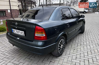 Седан Opel Astra 2005 в Золочеве