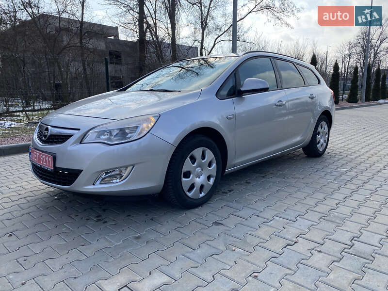 Универсал Opel Astra 2011 в Кременчуге