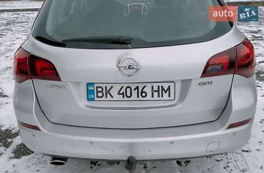 Універсал Opel Astra 2012 в 