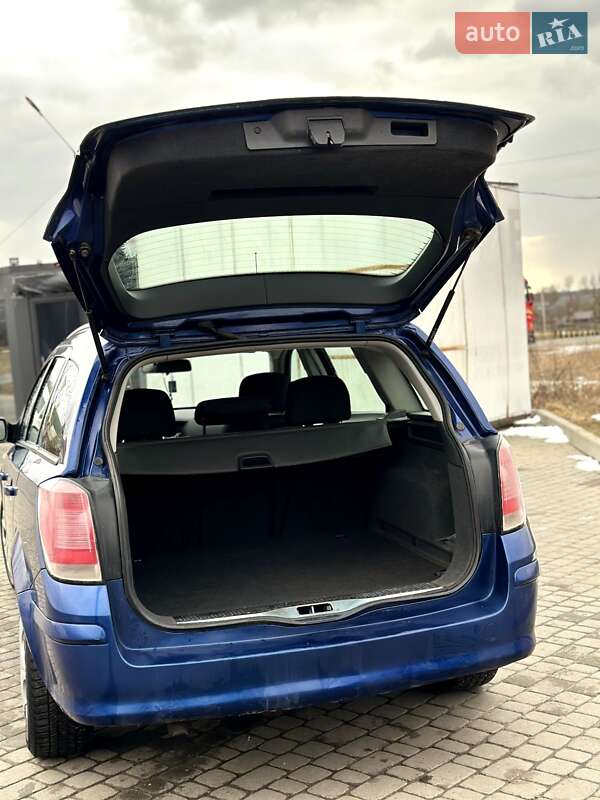 Универсал Opel Astra 2004 в Яворове