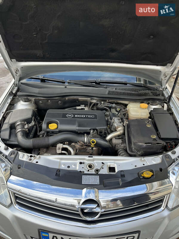 Универсал Opel Astra 2008 в Житомире