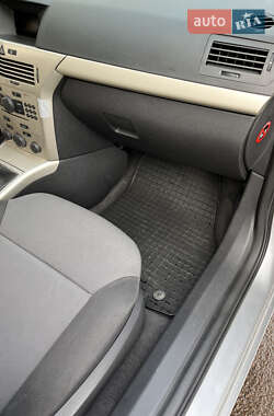 Универсал Opel Astra 2008 в 