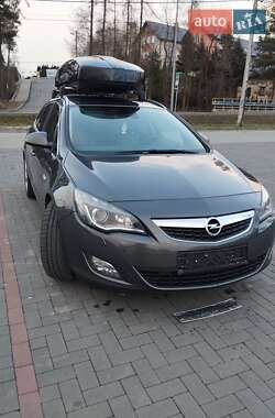 Универсал Opel Astra 2011 в Ровно