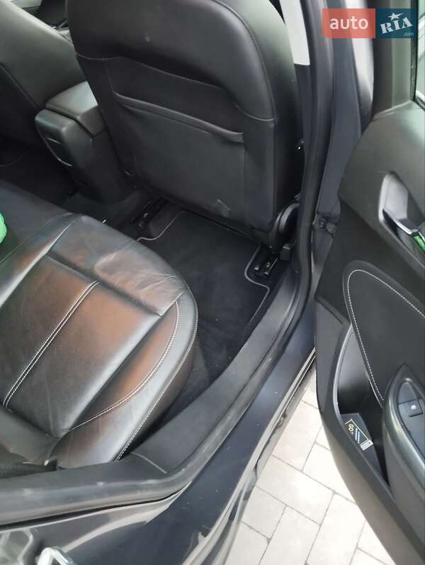 Универсал Opel Astra 2011 в Ровно