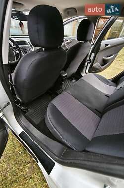 Хетчбек Opel Astra 2011 в Чернівцях