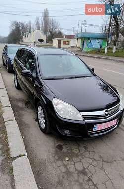 Универсал Opel Astra 2008 в Первомайске