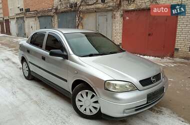 Седан Opel Astra 2004 в Сумах