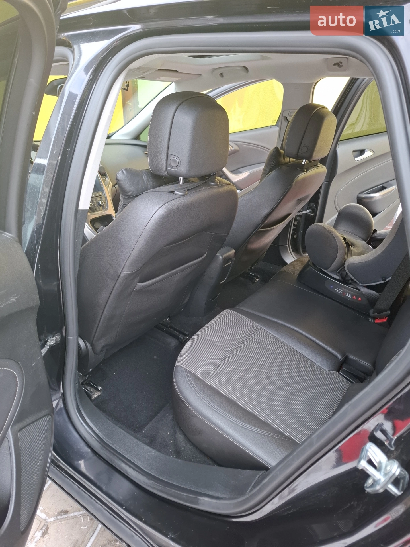 2011 Opel Astra - мініатюра 9