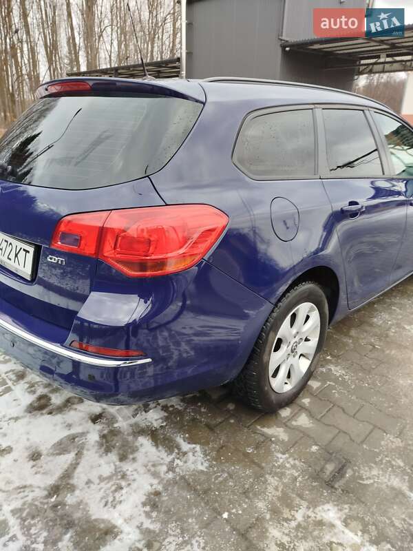 Универсал Opel Astra 2013 в Дрогобыче