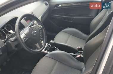 Универсал Opel Astra 2005 в Ивано-Франковске