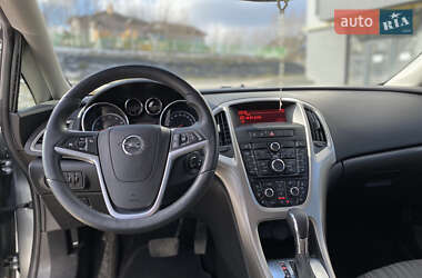 Хэтчбек Opel Astra 2011 в Новояворовске