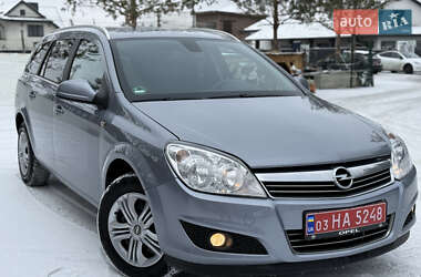 Універсал Opel Astra 2009 в Рівному