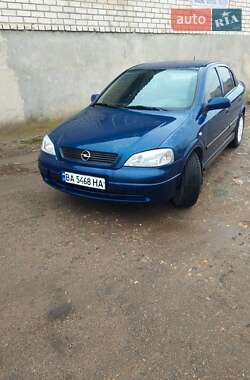 Седан Opel Astra 2005 в Смеле