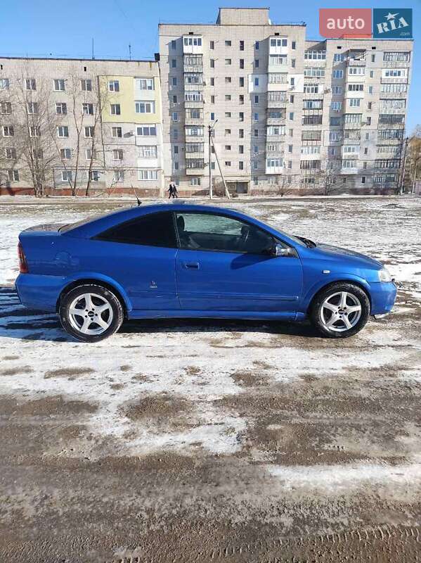 Купе Opel Astra 2002 в Вольногорске