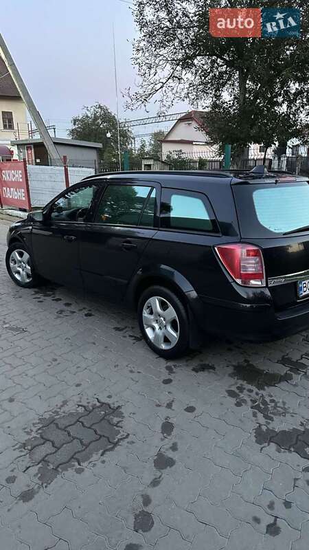 Універсал Opel Astra 2008 в Самборі