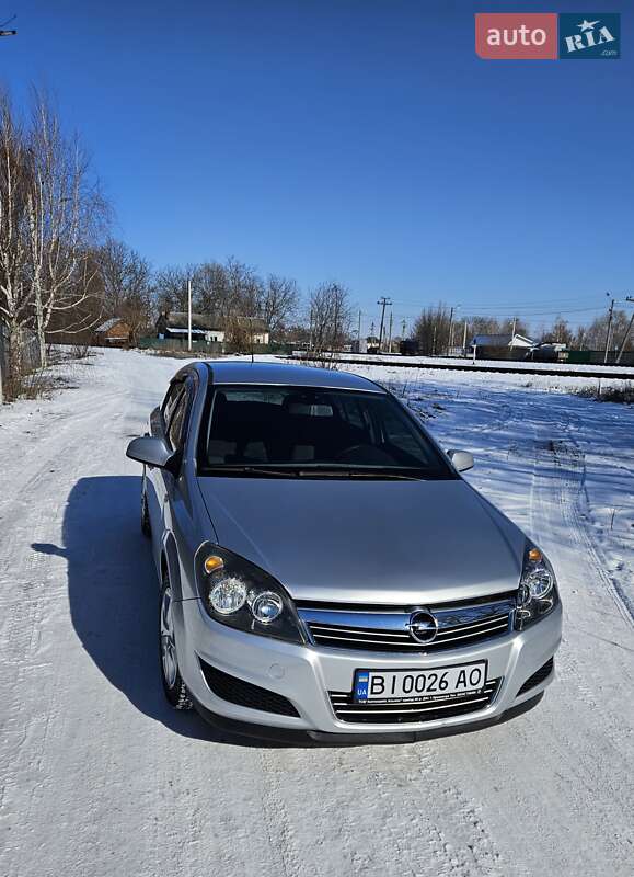 Хэтчбек Opel Astra 2012 в Кременчуге