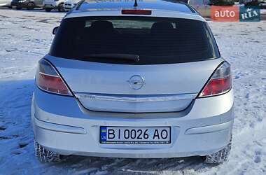 Хэтчбек Opel Astra 2012 в 