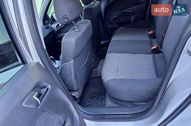 Хэтчбек Opel Astra 2012 в 