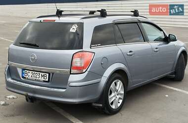 Универсал Opel Astra 2010 в 