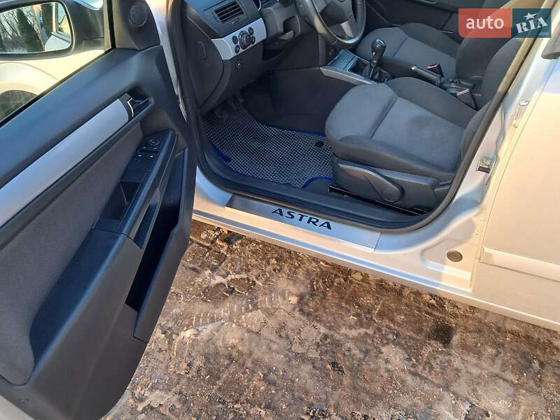 Универсал Opel Astra 2007 в Кропивницком