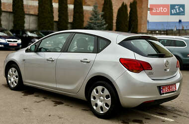 Хетчбек Opel Astra 2011 в Рівному