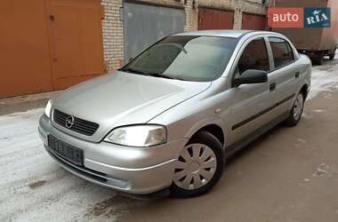 Седан Opel Astra 2004 в Сумах